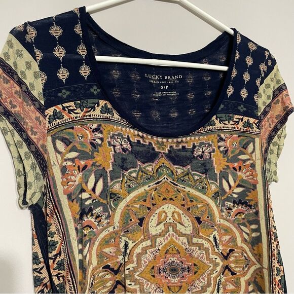 Super Soft Essential Boho Short Sleeve Scoop Neckline Graphic Tee Small - Picture 2 of 9